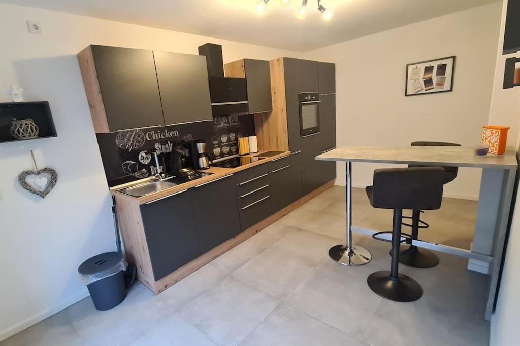 Grosse Moderne Ferienwohnung Auch Als Monteur Unterkunft Nutzbar, In Stolberg - Vicht 외부 사진