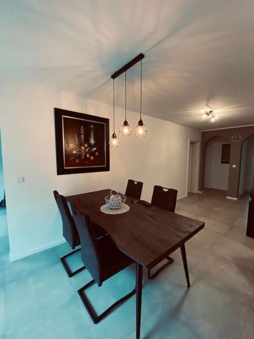Grosse Moderne Ferienwohnung Auch Als Monteur Unterkunft Nutzbar, In Stolberg - Vicht 외부 사진