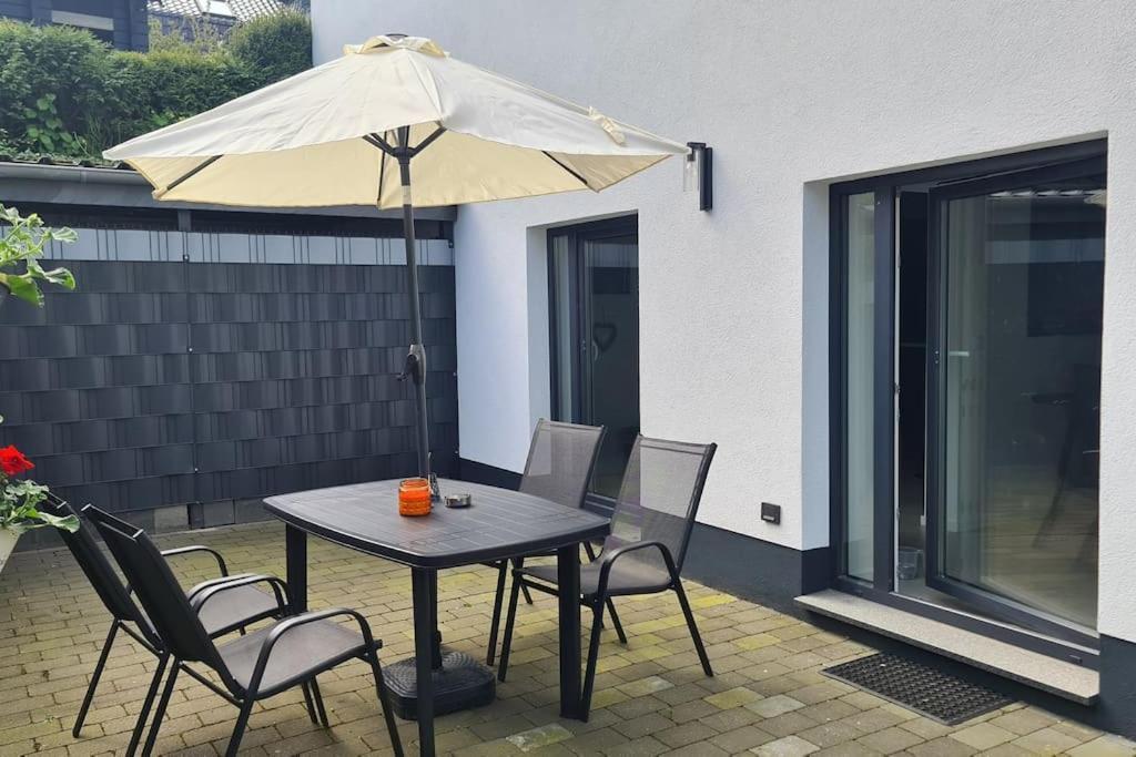 Grosse Moderne Ferienwohnung Auch Als Monteur Unterkunft Nutzbar, In Stolberg - Vicht 외부 사진