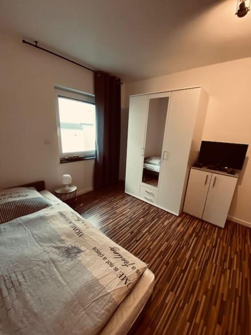 Grosse Moderne Ferienwohnung Auch Als Monteur Unterkunft Nutzbar, In Stolberg - Vicht 외부 사진