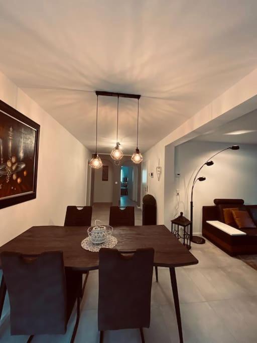 Grosse Moderne Ferienwohnung Auch Als Monteur Unterkunft Nutzbar, In Stolberg - Vicht 외부 사진